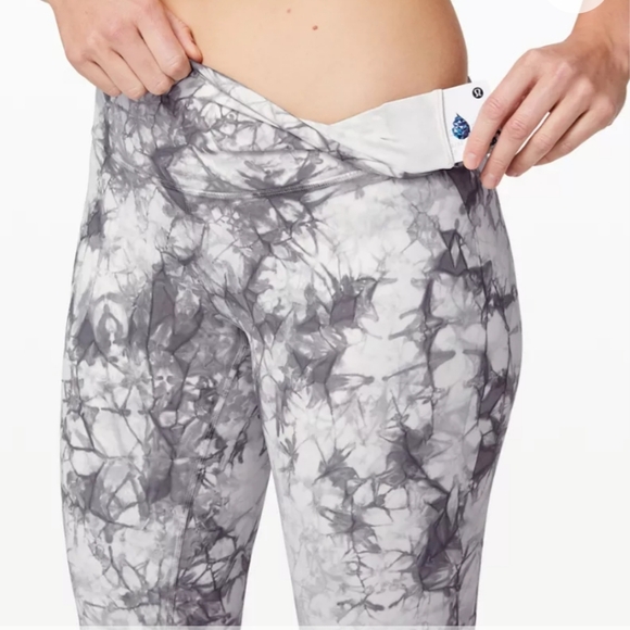LULULEMON Shibori Print Wunder Under Leggings - Picture 5 of 12